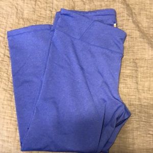 Lucy 7/8 power core leggings.